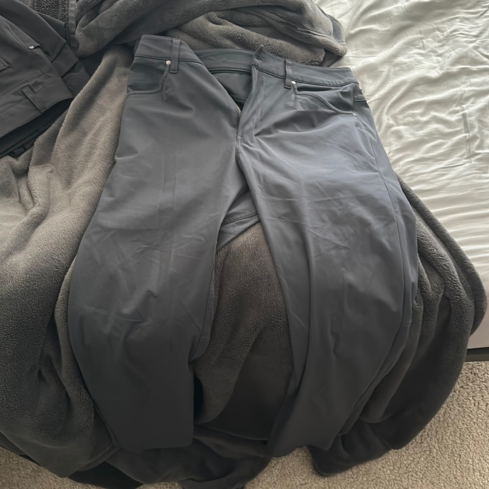 Lululemon commission pants 34x32, lightly worn, like brand new